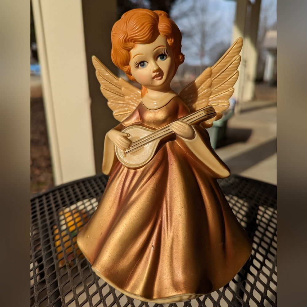 Vintage 1973 Angel Music Box Plays Silent Night.